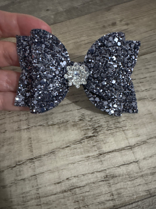 Black glitter with flower demonte gem medium bow on clip